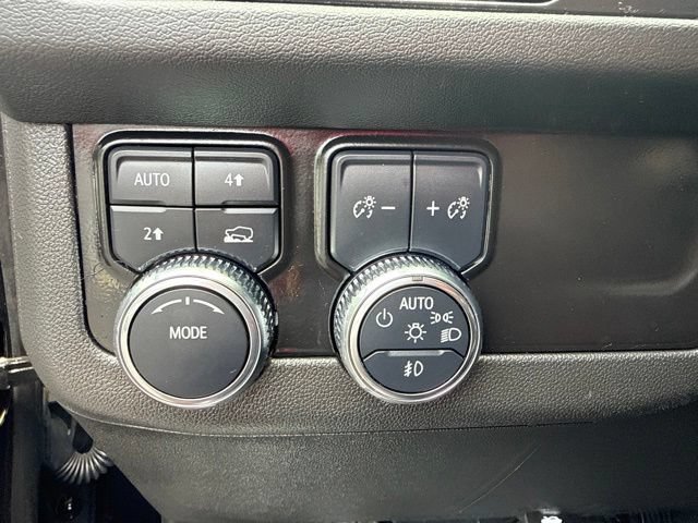 Used 2024 GMC Yukon XL SLT AWD/4WD image 20