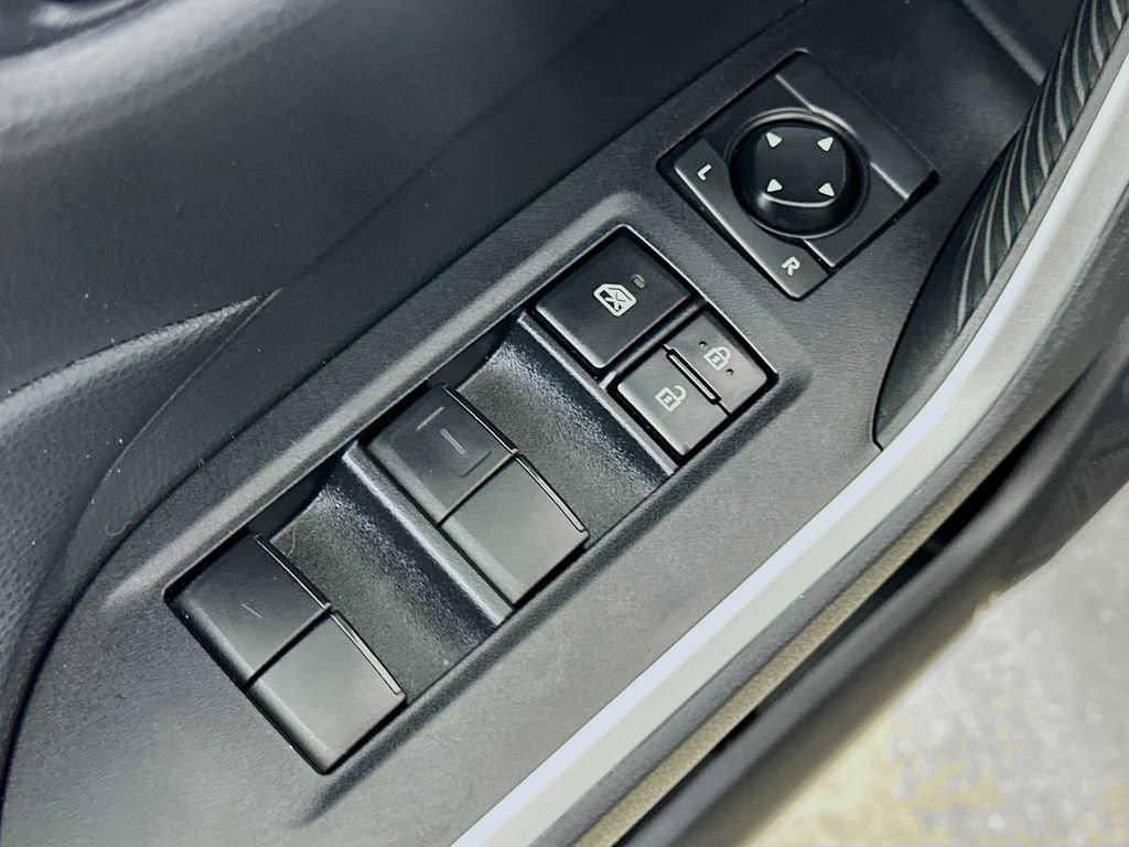 Used 2021 Toyota RAV4 XLE FWD image 20