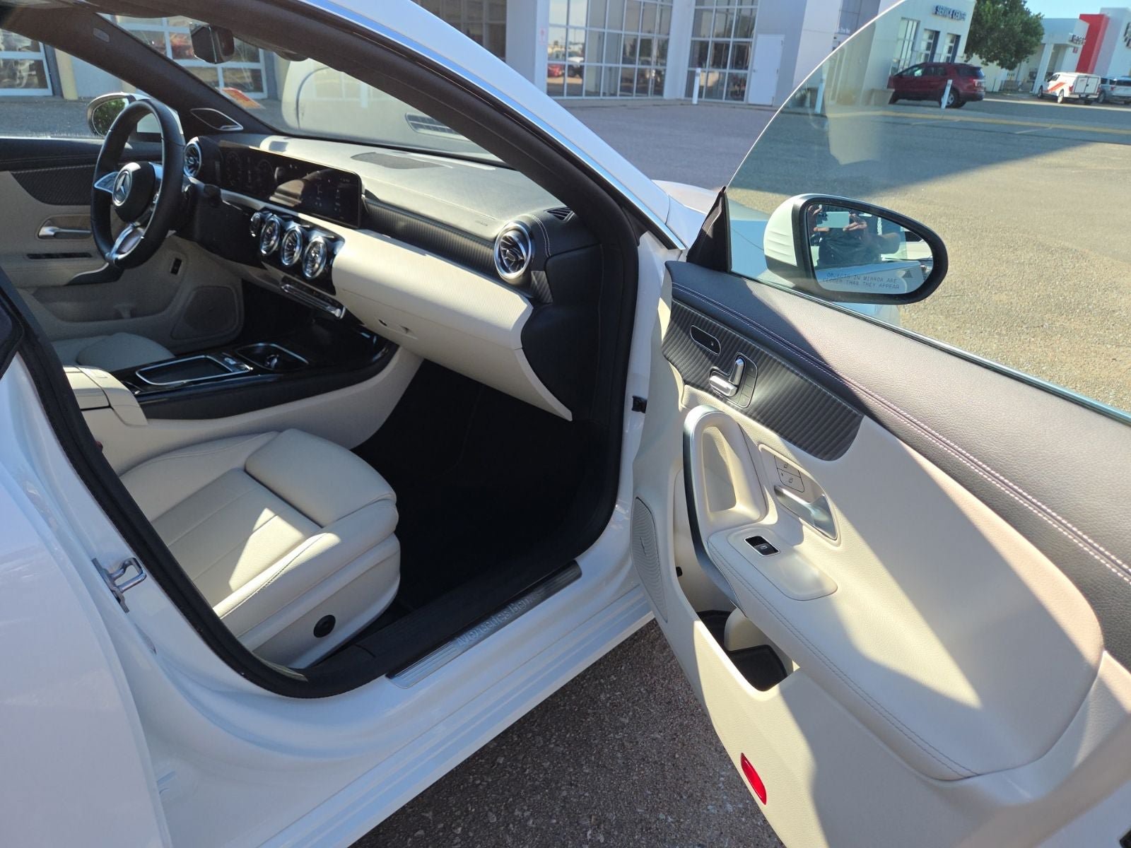 Used 2025 Mercedes-Benz CLA 250 4MATIC image 27