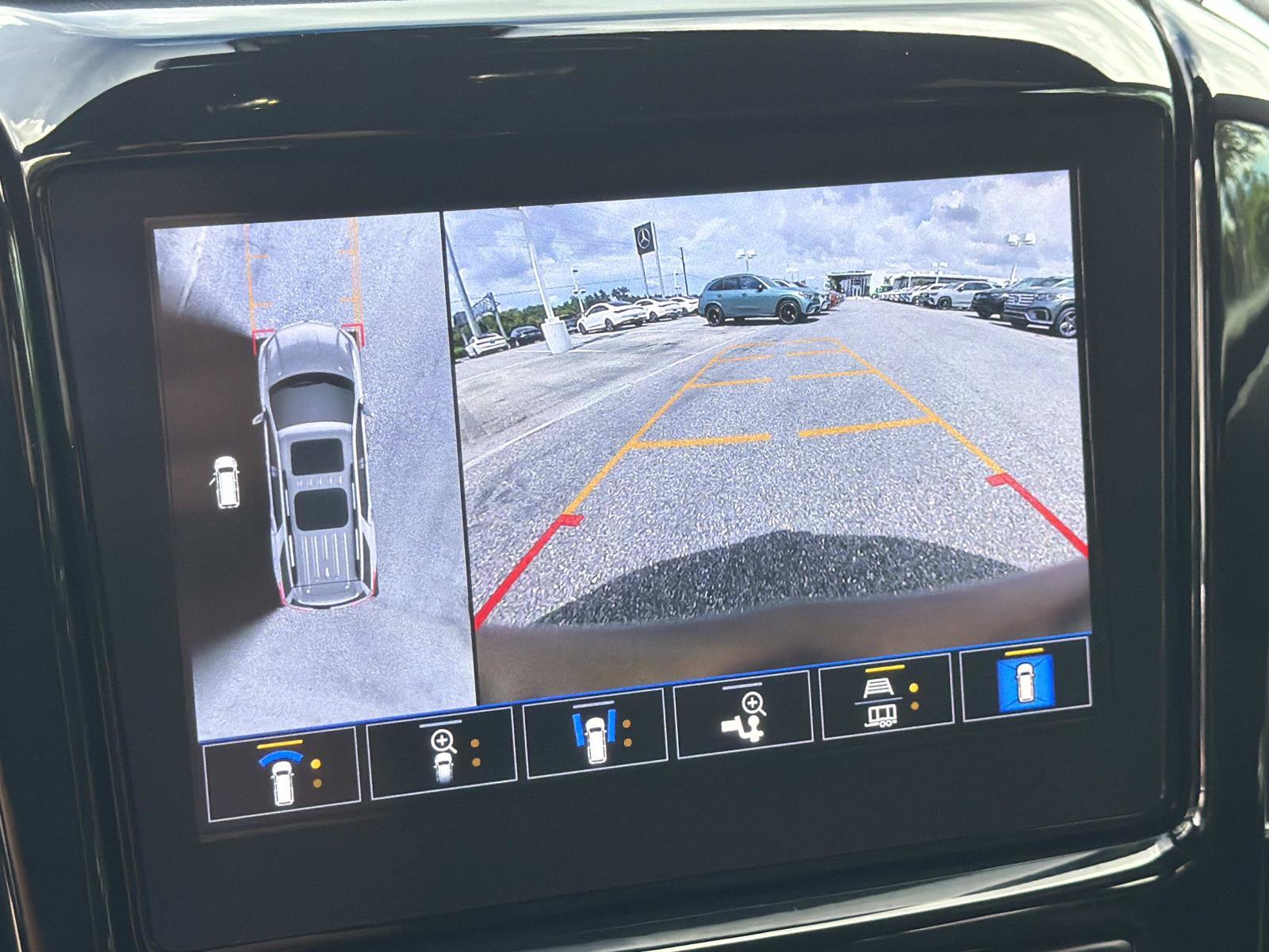 Used 2023 Chevrolet Traverse High Country w/ LPO, Floor Liner Package FWD image 24