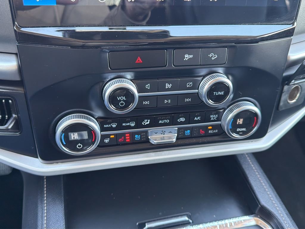 Used 2023 Ford Expedition Max XLT image 27