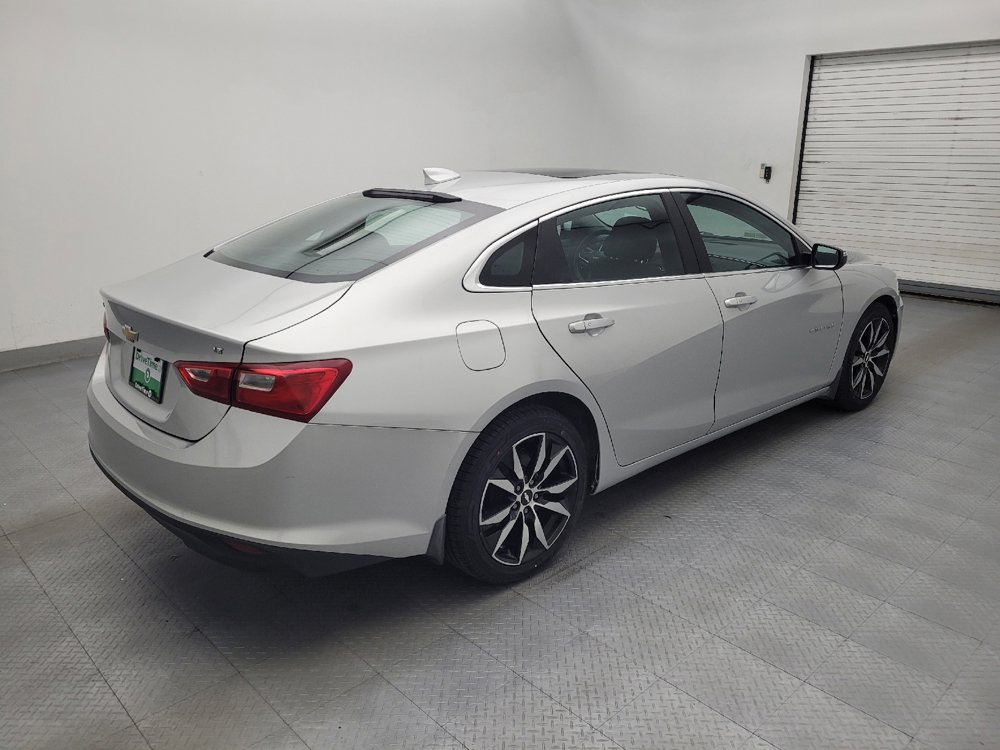 Used 2017 Chevrolet Malibu LT FWD image 10