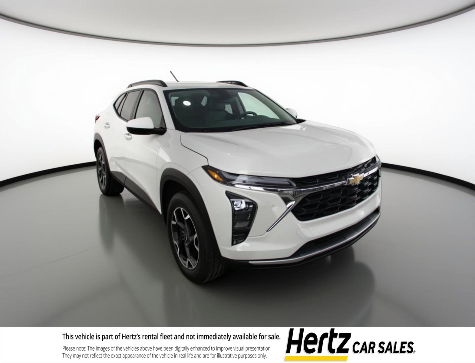 Used 2025 Chevrolet Trax LT FWD image 1