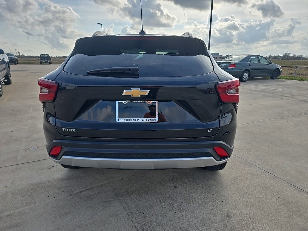 Used 2024 Chevrolet Trax LT w/ Driver Confidence Package image 6