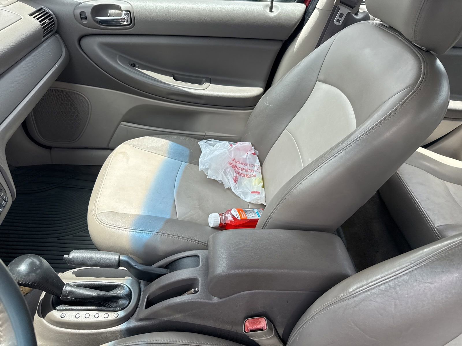 Used 2005 Chrysler Sebring Sedan FWD image 29