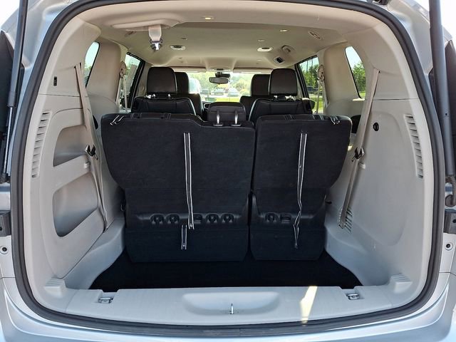 Used 2023 Chrysler Pacifica Touring-L FWD image 28