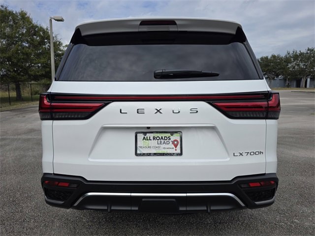 New 2025 Lexus LX 700h F Sport image 4