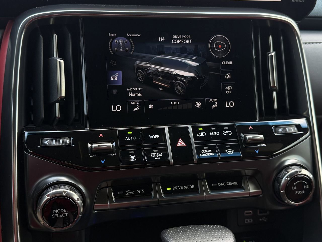 Used 2023 Lexus LX 600 F Sport w/ Accessory Package (Z1) AWD/4WD image 23