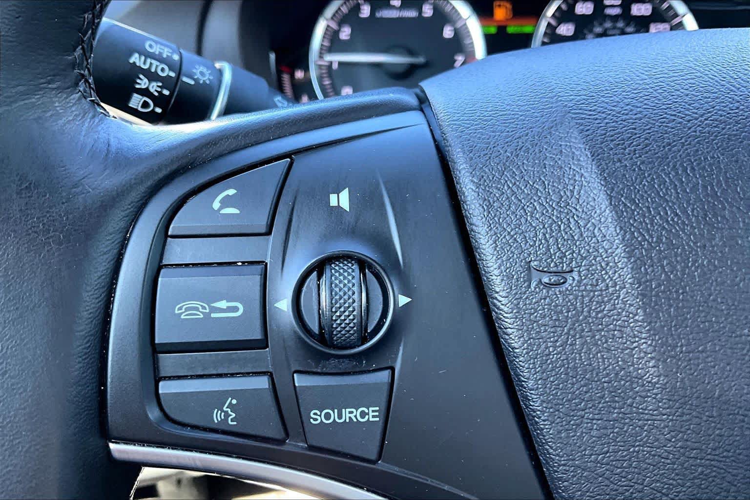 Used 2017 Acura MDX w/ Technology Package AWD/4WD image 23