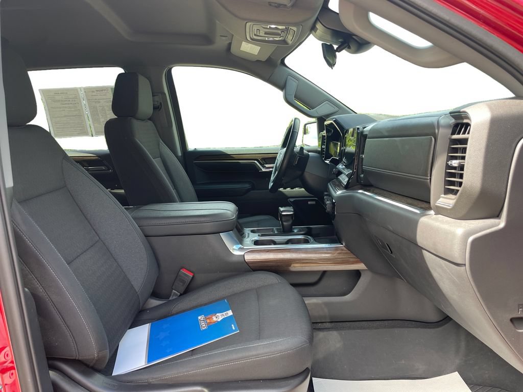 Used 2023 Chevrolet Silverado 1500 LT Trail Boss w/ Convenience Package II AWD/4WD image 11