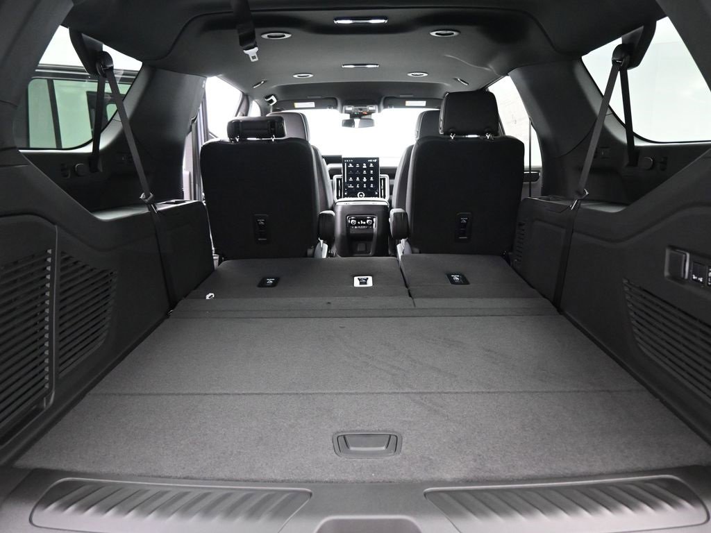 New 2025 GMC Yukon XL Elevation image 18
