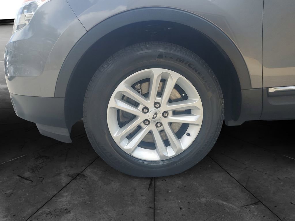 Used 2014 Ford Explorer XLT w/ Equipment Group 202A image 14