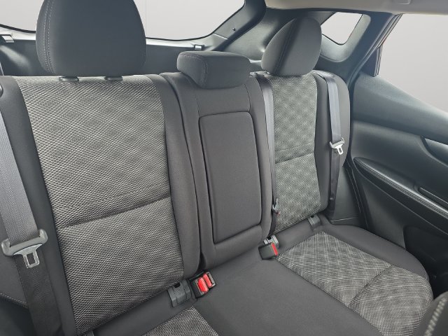 Used 2017 Nissan Rogue Sport SV AWD/4WD image 11