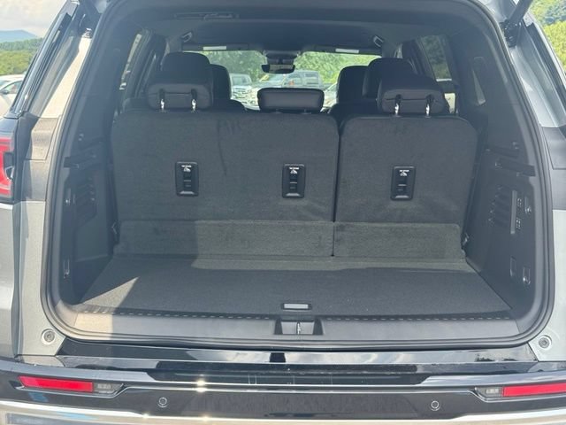New 2027 GMC Acadia Denali w/ LPO, Floor Liner Package AWD/4WD image 29