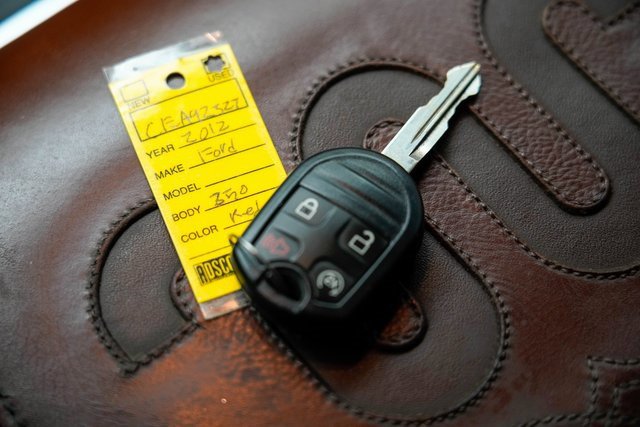 Used 2012 Ford F350 King Ranch w/ King Ranch w/Chrome Pkg image 34