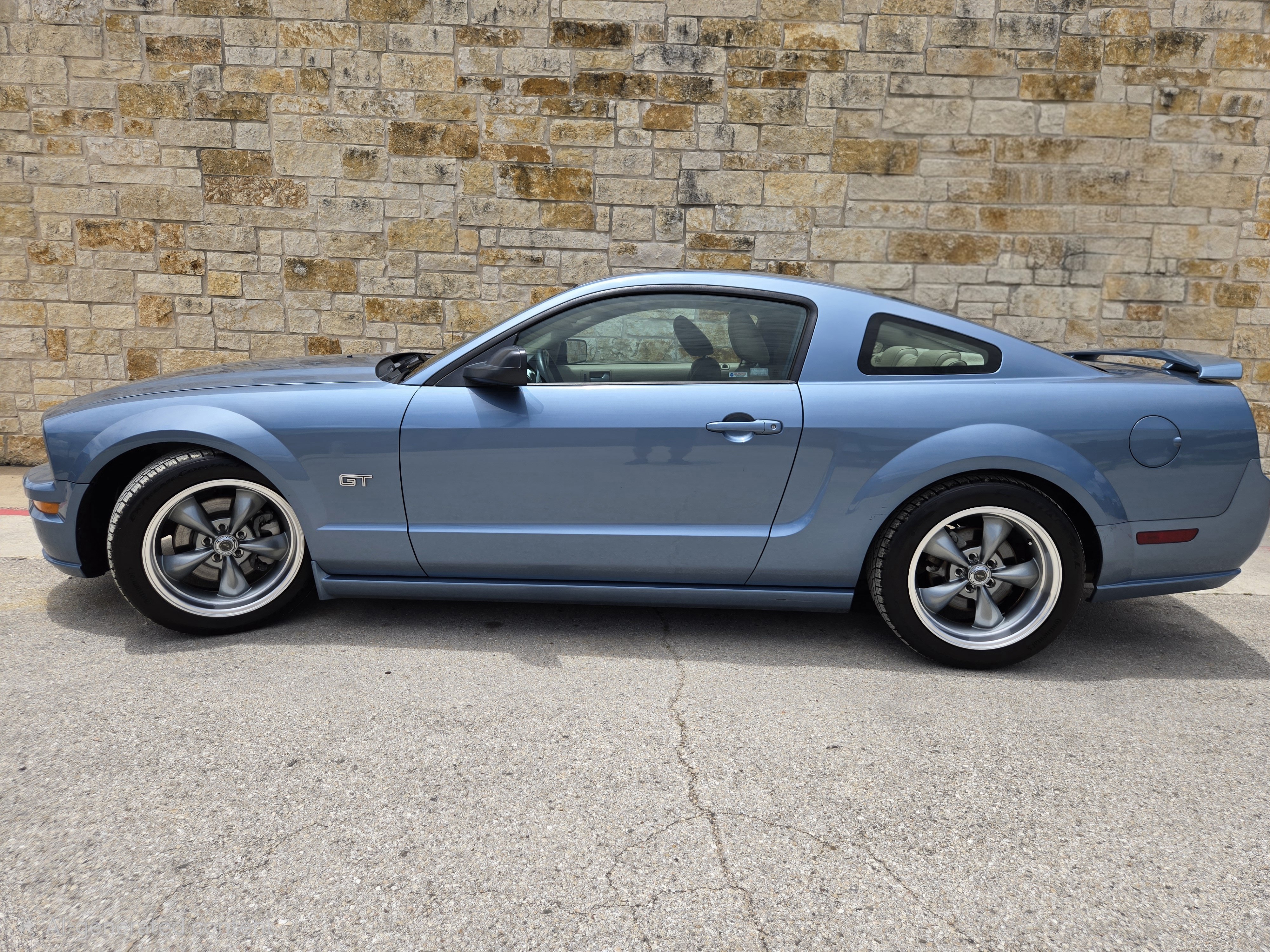 Used 2006 Ford Mustang GT RWD image 1