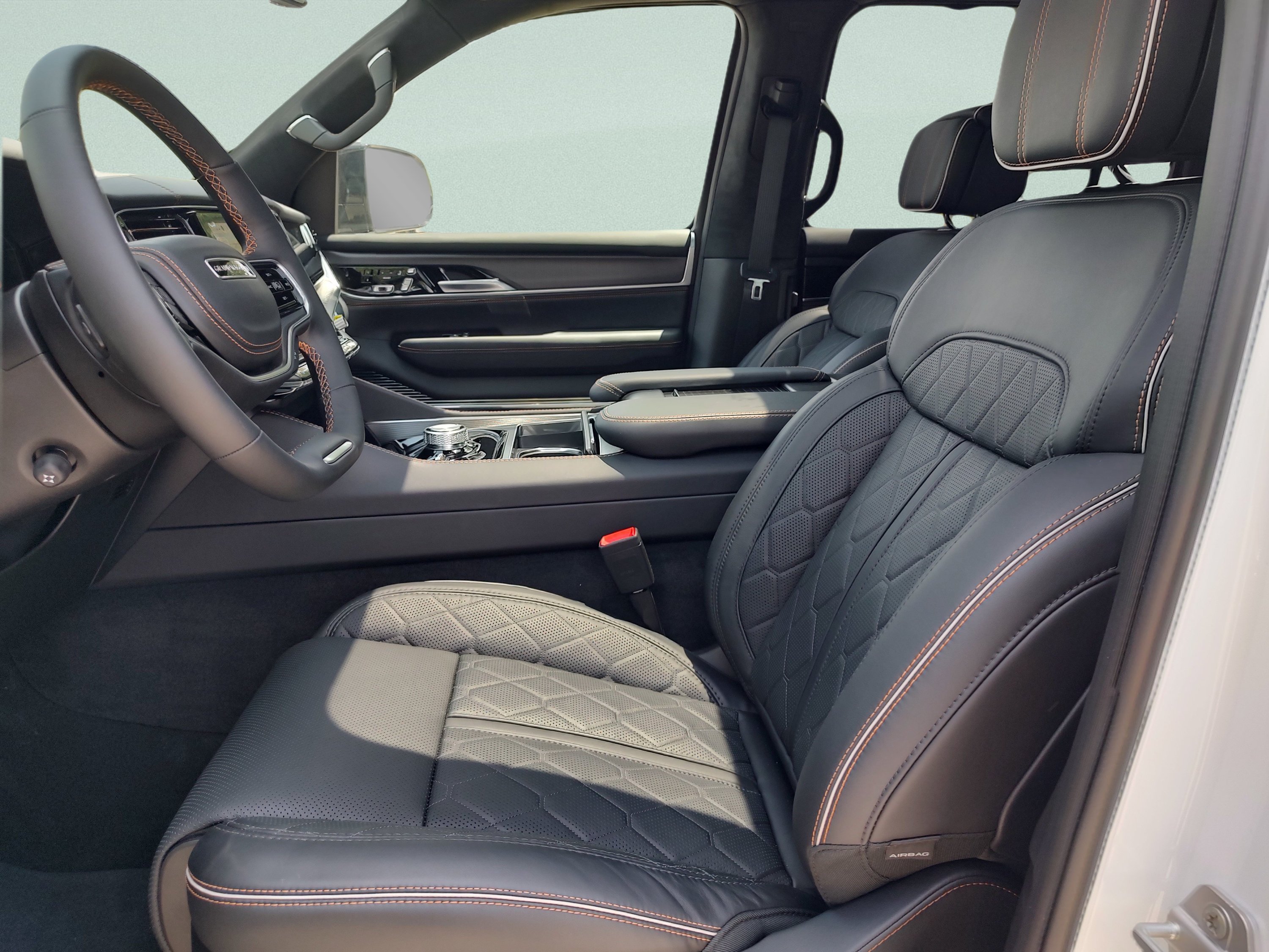 New 2026 Jeep Grand Wagoneer L Summit AWD/4WD image 28