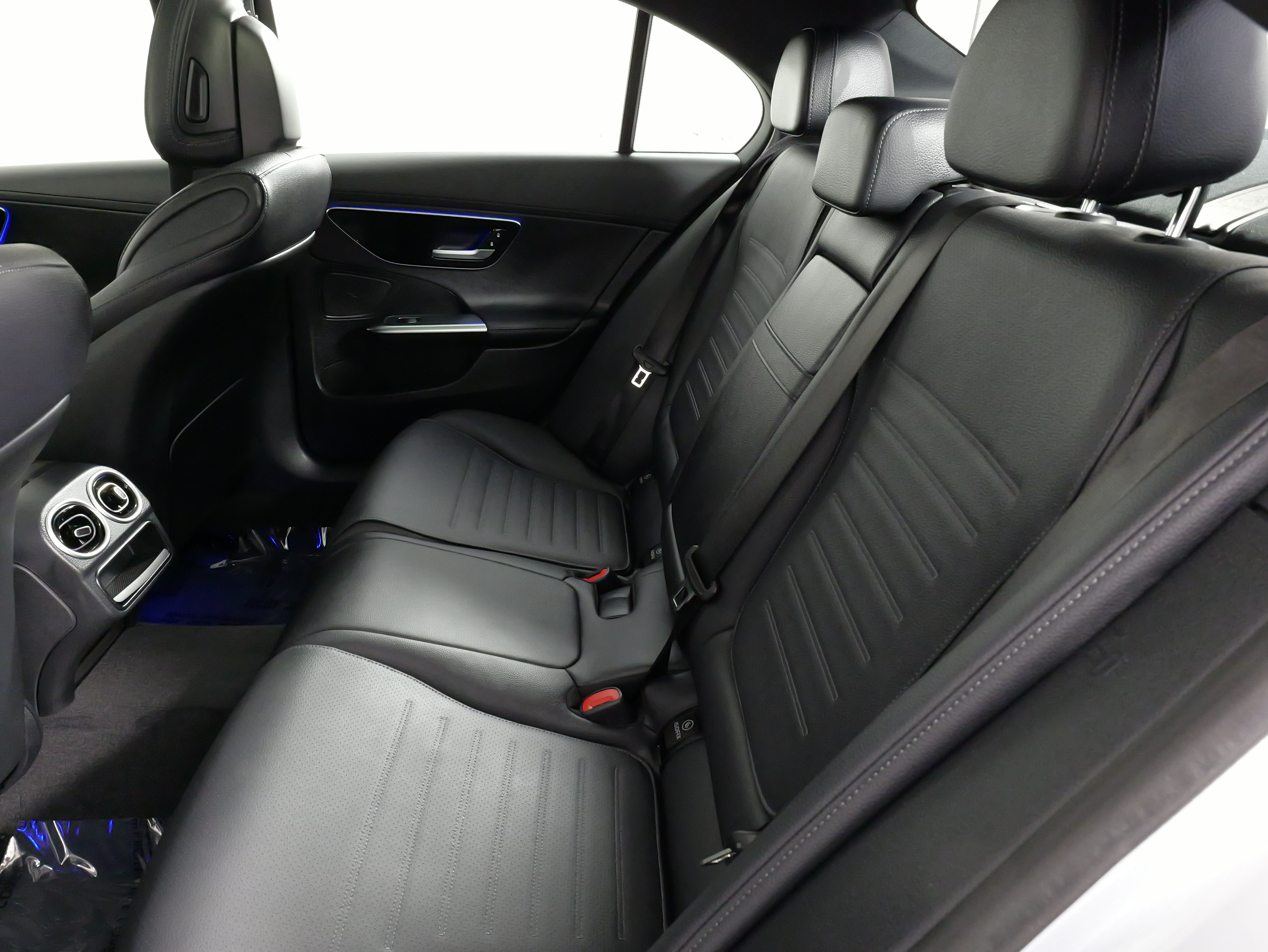 Used 2024 Mercedes-Benz C 300 4MATIC Sedan w/ AMG Line w/ Night Package image 39