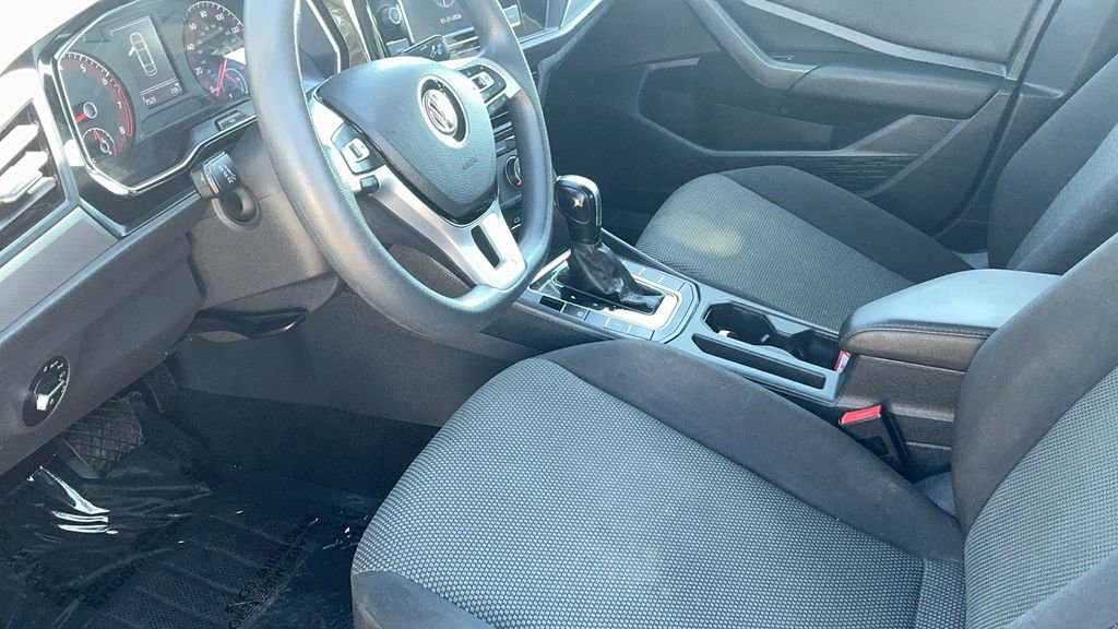 Used 2021 Volkswagen Jetta SE image 11