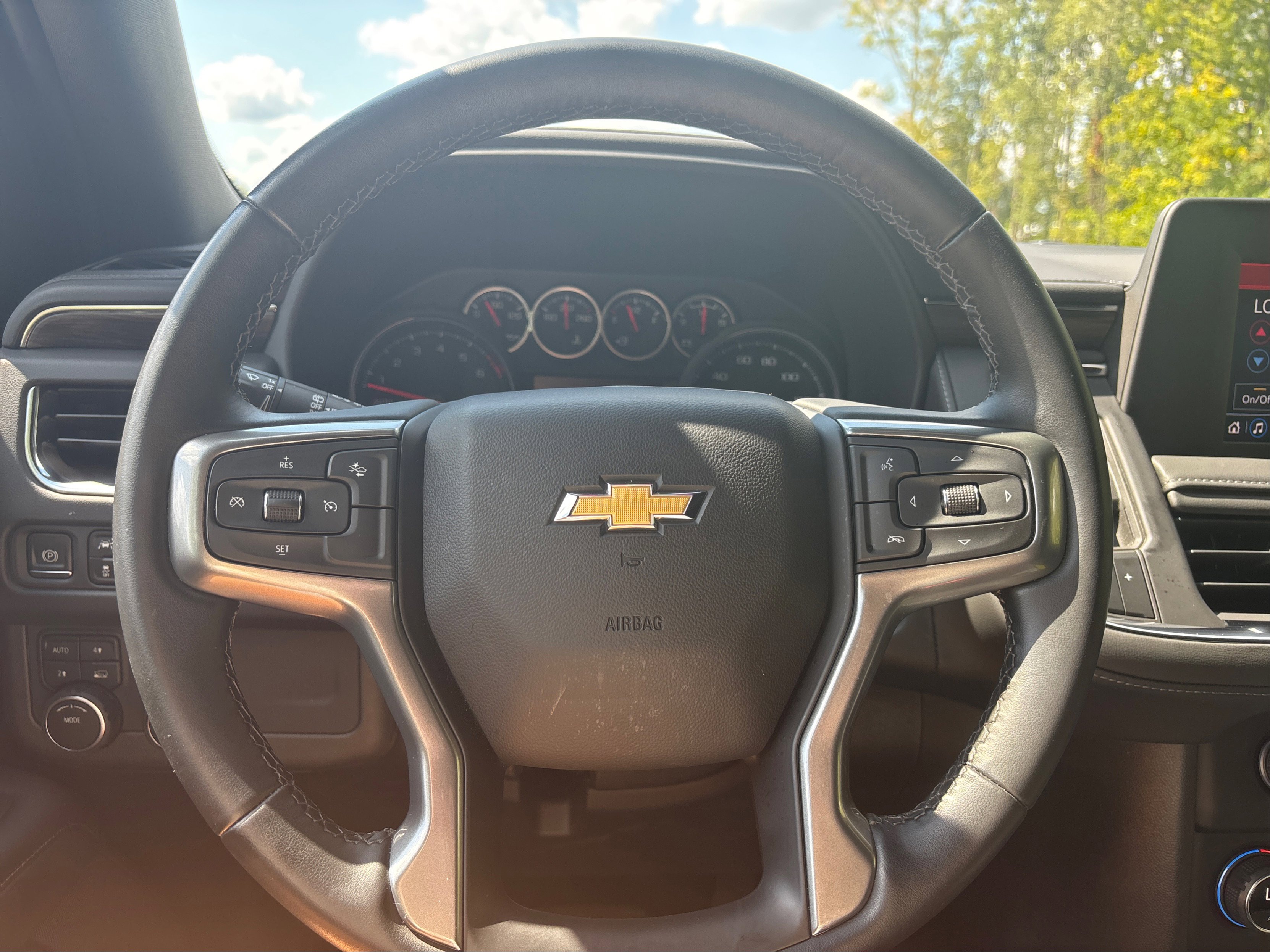 Used 2023 Chevrolet Suburban LS image 21