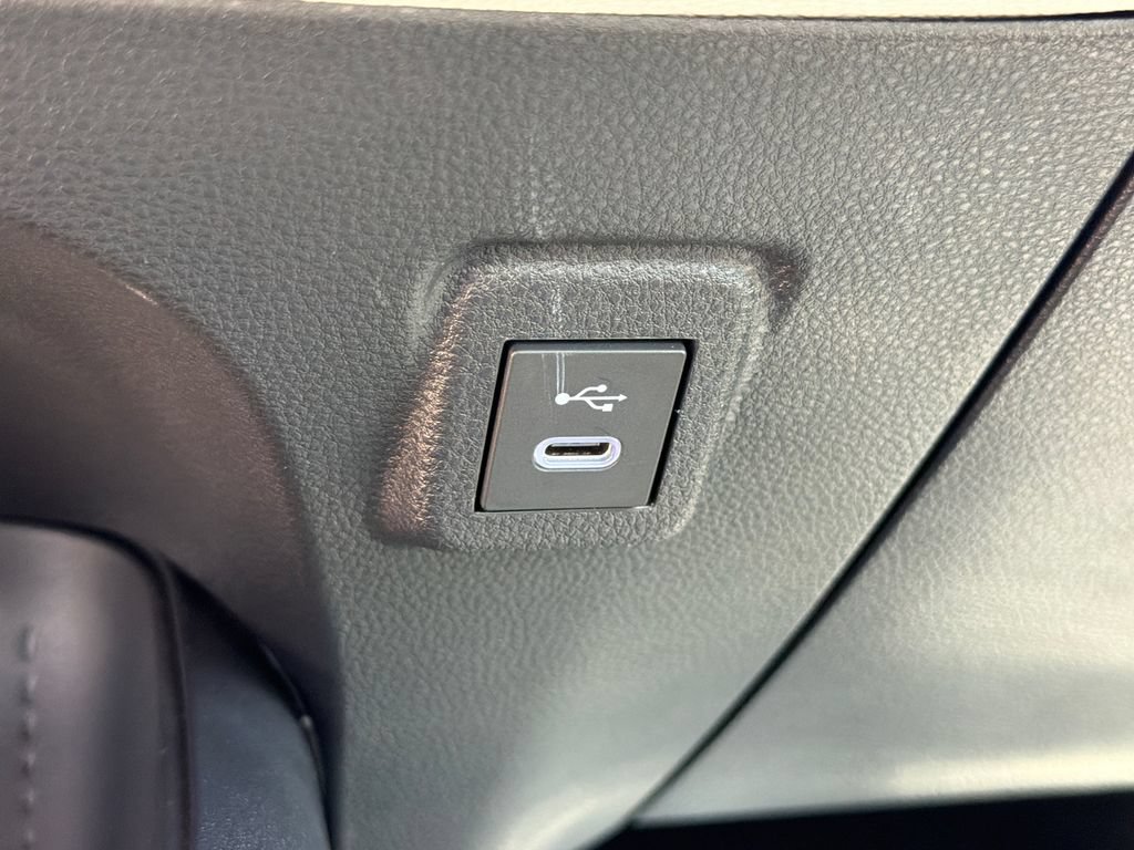 Used 2025 Toyota Corolla LE FWD image 31