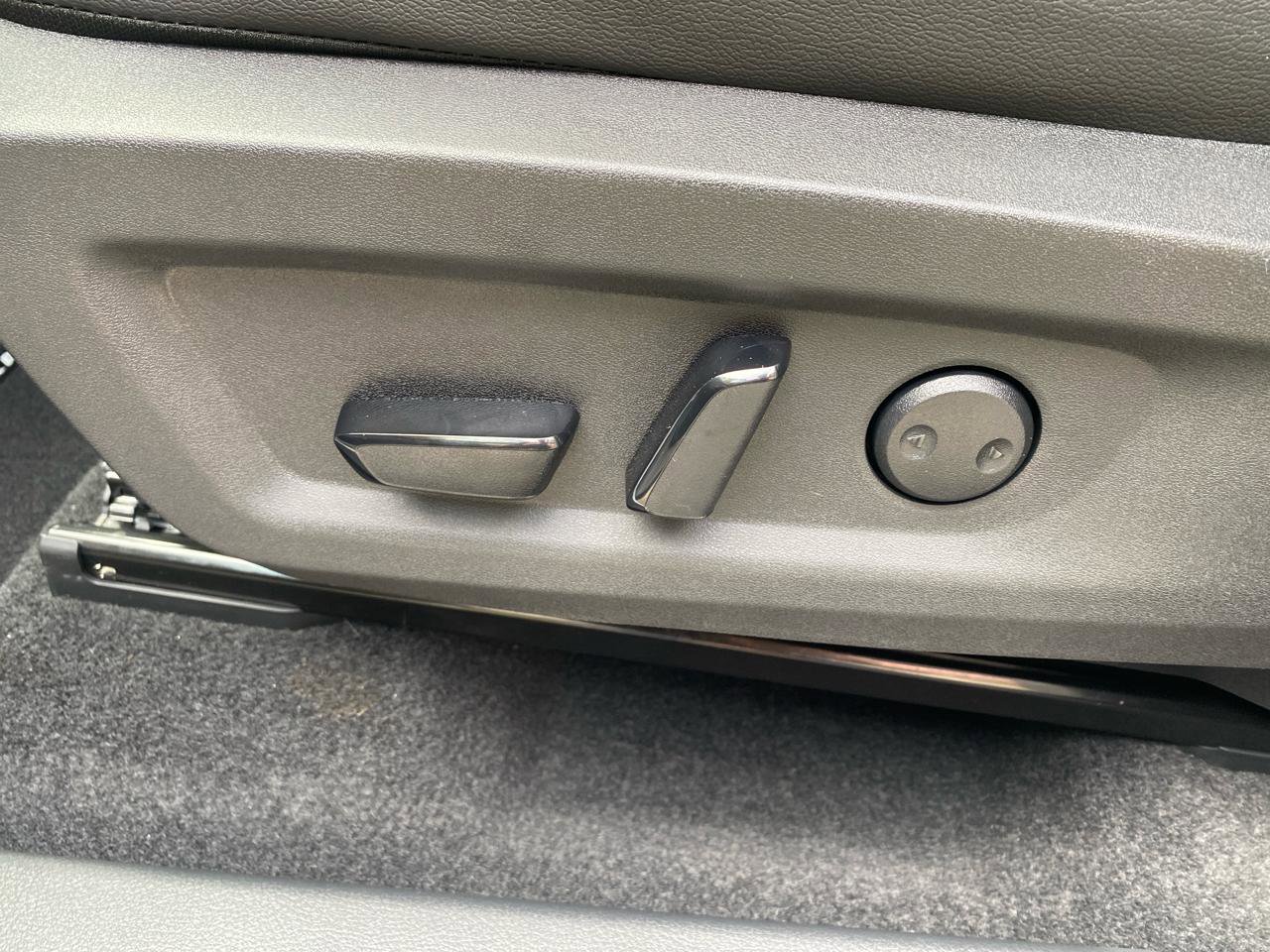 Used 2025 Nissan Murano SV w/ Cargo Package image 28