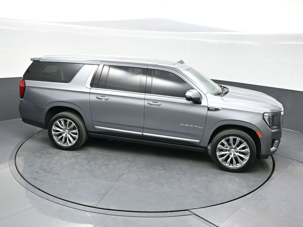 Used 2021 GMC Yukon XL Denali w/ Denali Ultimate Package AWD/4WD image 38