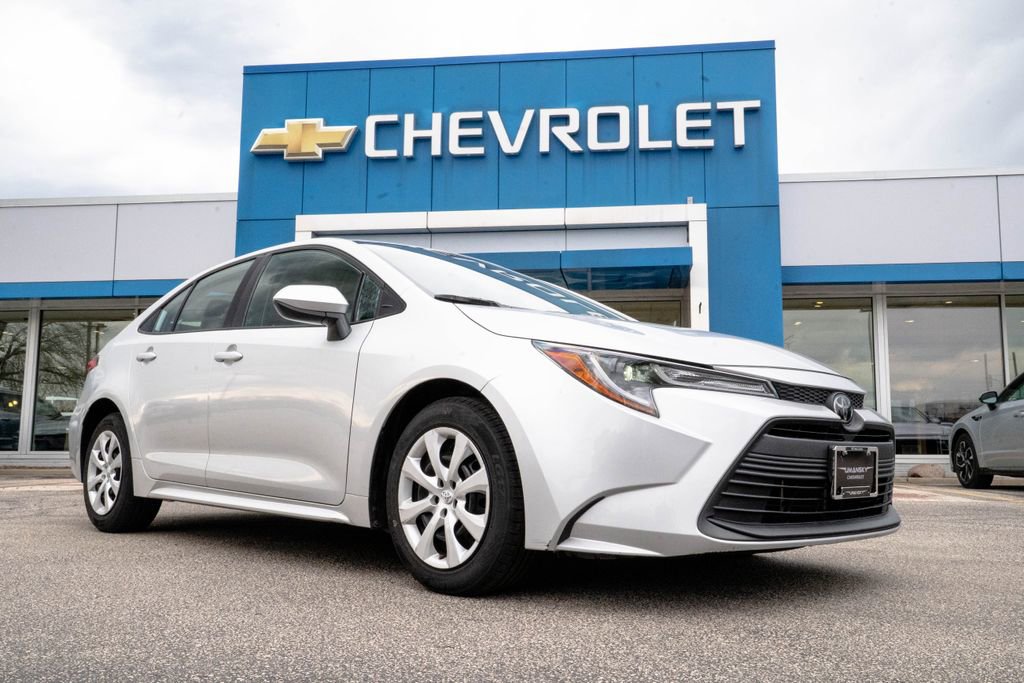 Used 2024 Toyota Corolla LE FWD image 1