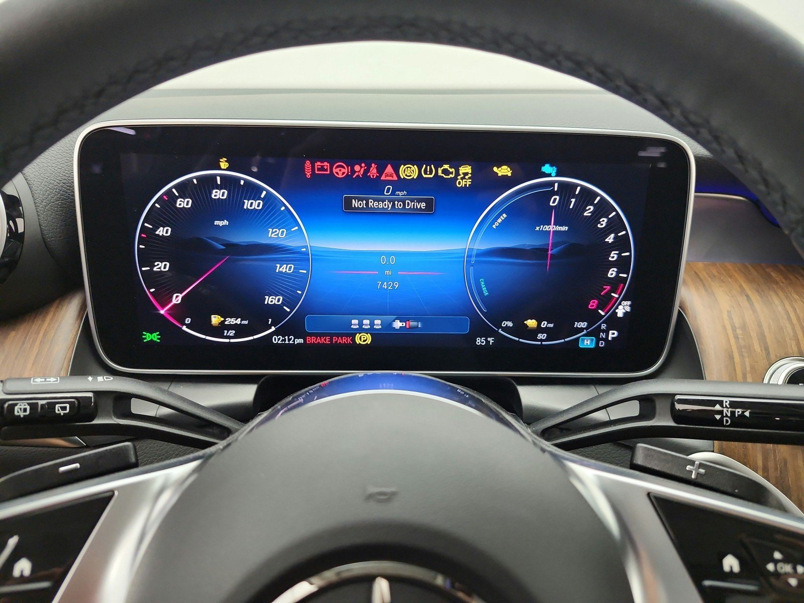Used 2025 Mercedes-Benz GLC 350e 4MATIC image 9
