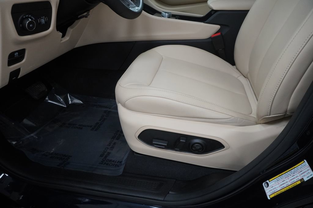 Certified 2024 Jeep Grand Cherokee Limited w/ Black Appearance Package image 42