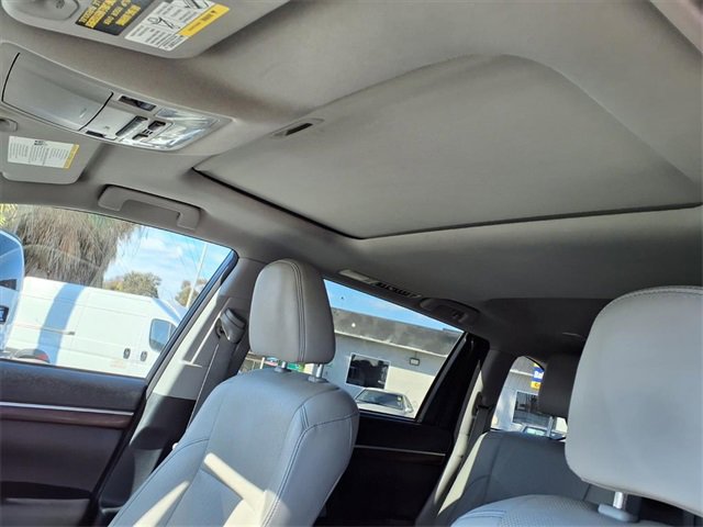 Used 2016 Toyota Highlander Limited image 13