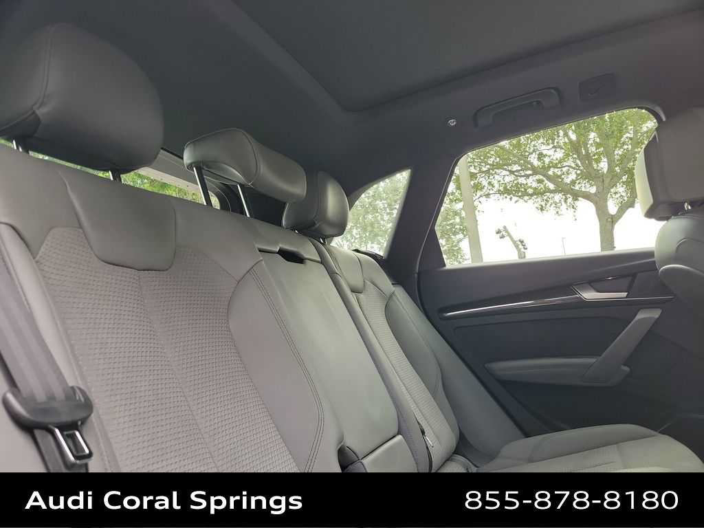 Used 2022 Audi SQ5 Premium Plus AWD/4WD image 21