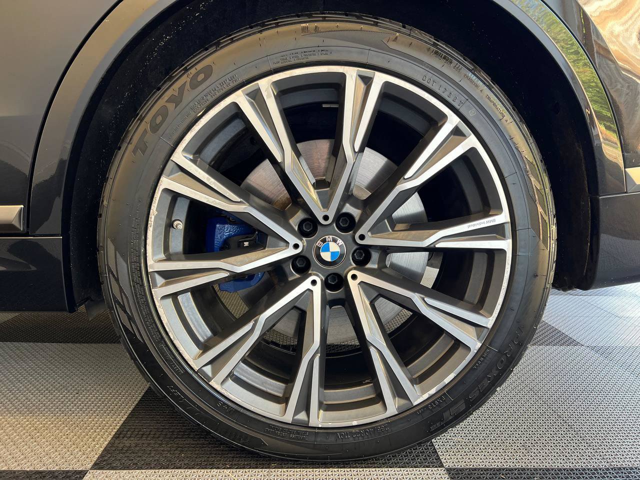 Used 2020 BMW X7 M50i w/ Executive Package image 43