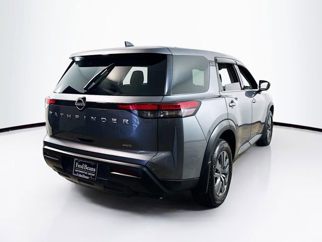 Used 2024 Nissan Pathfinder S image 9