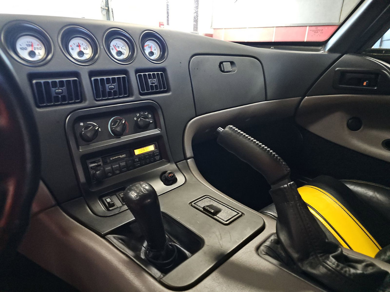 Used 1994 Dodge Viper RT/10 image 9