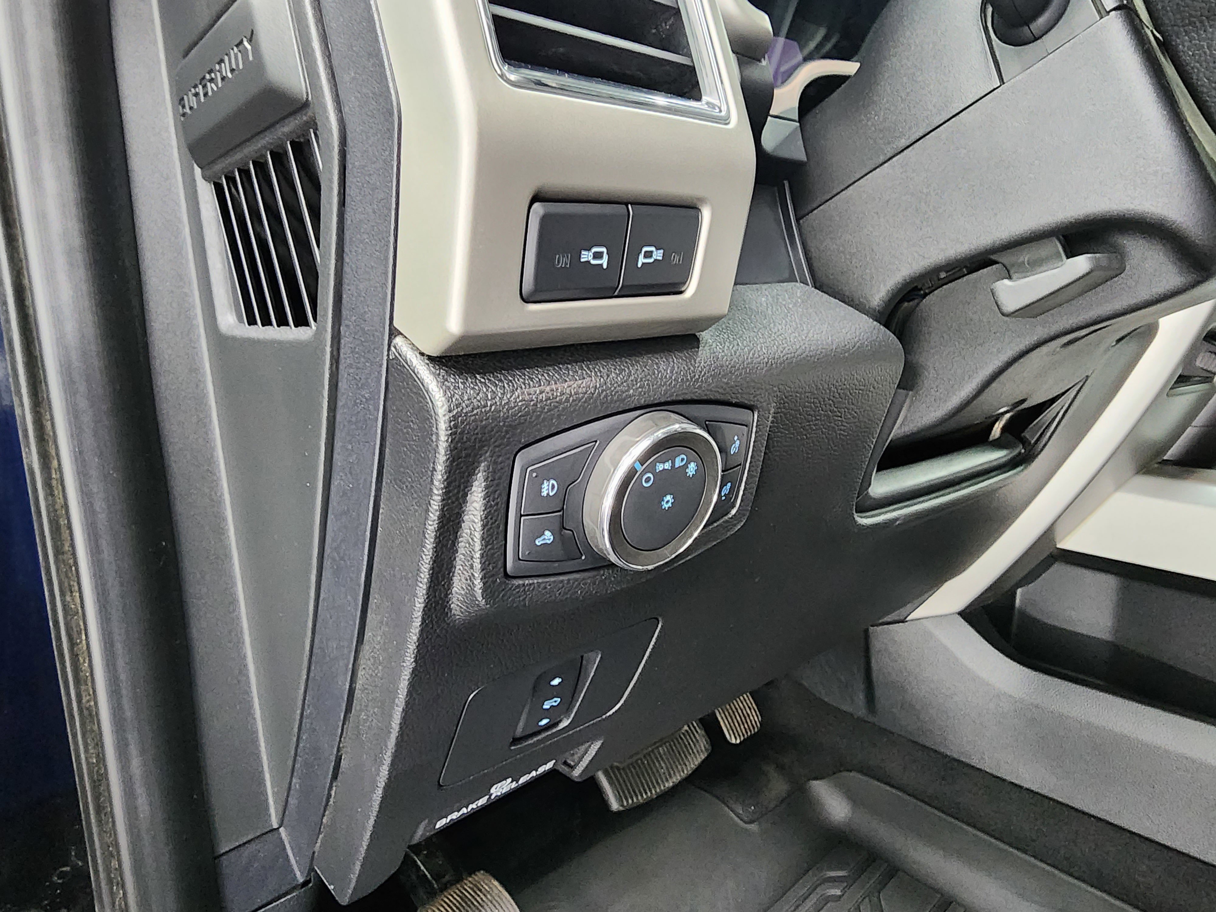 Used 2021 Ford F250 Lariat w/ Chrome Package image 41