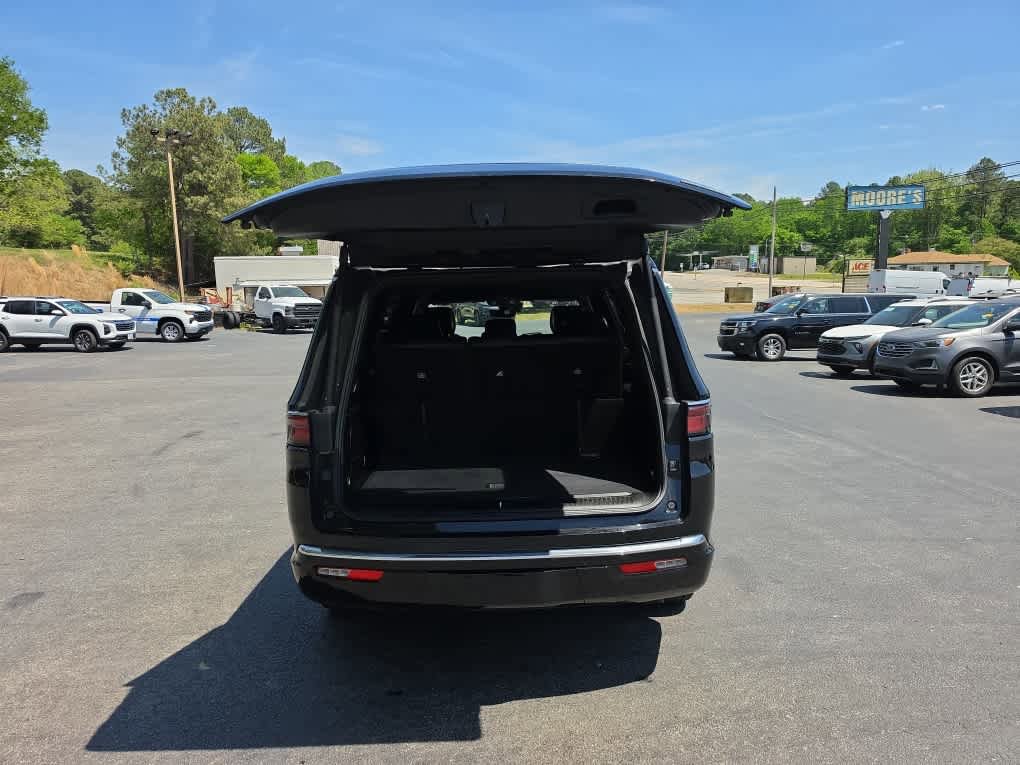 Used 2024 Jeep Wagoneer Series II w/ Flexible Seating Group RWD image 33
