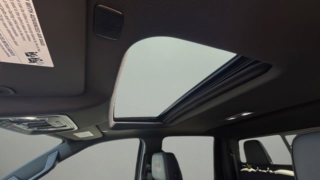 Used 2024 Chevrolet Silverado 2500 High Country w/ High Country Premium Package image 19