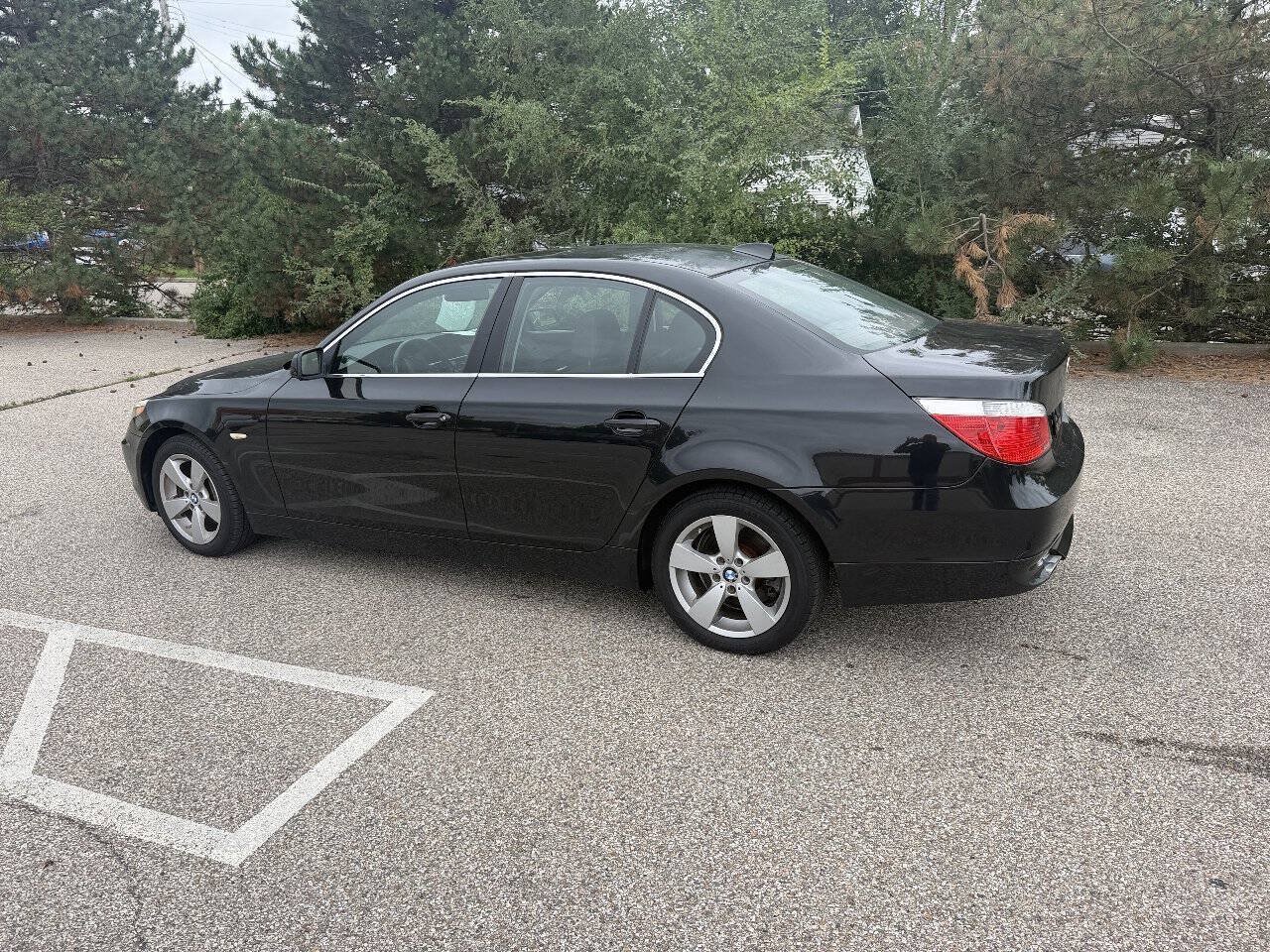 Used 2007 BMW 530xi Sedan AWD/4WD image 2