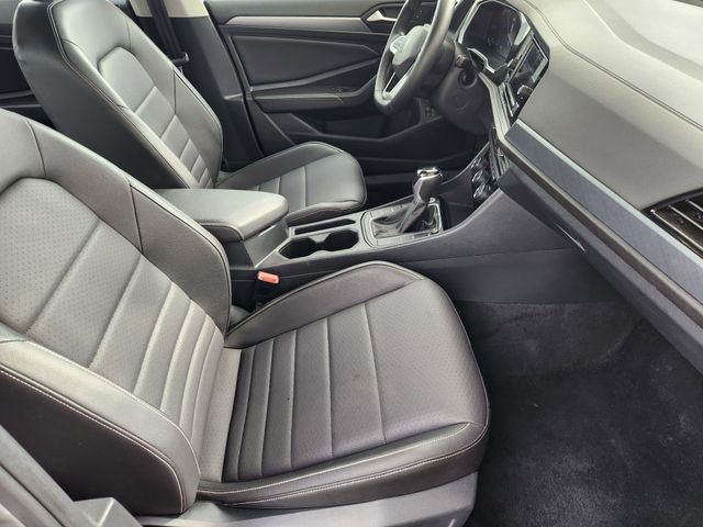 Used 2024 Volkswagen Jetta SE FWD image 10