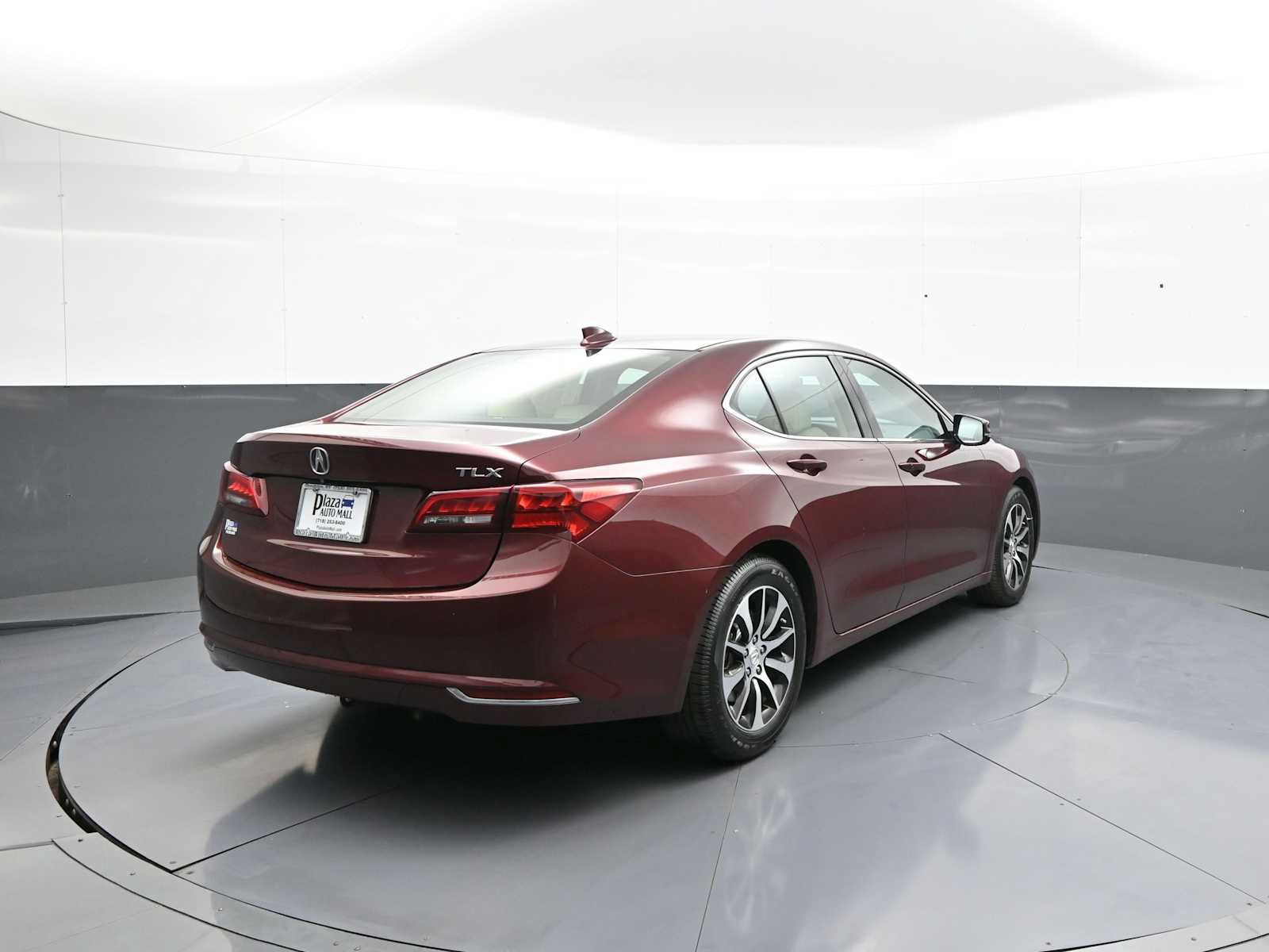 Used 2015 Acura TLX w/ Technology Package FWD image 6