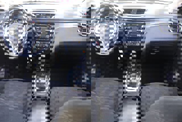 Used 2016 Nissan Rogue S AWD/4WD image 13