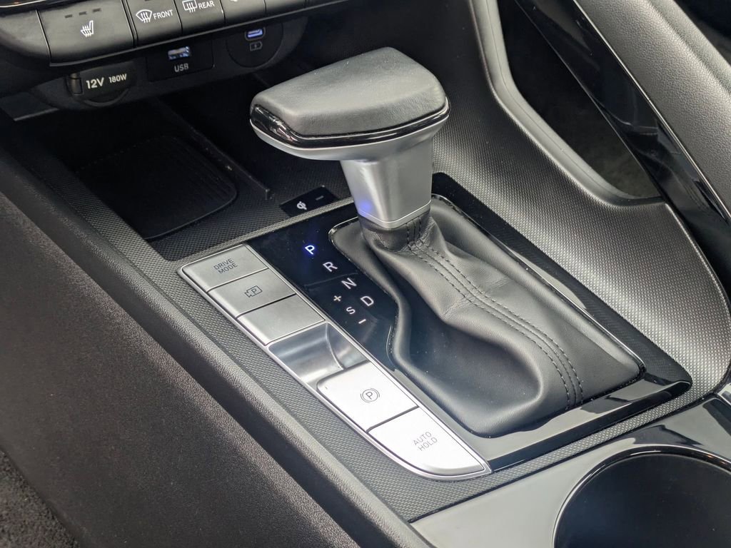 Used 2025 Hyundai Elantra SEL FWD image 29