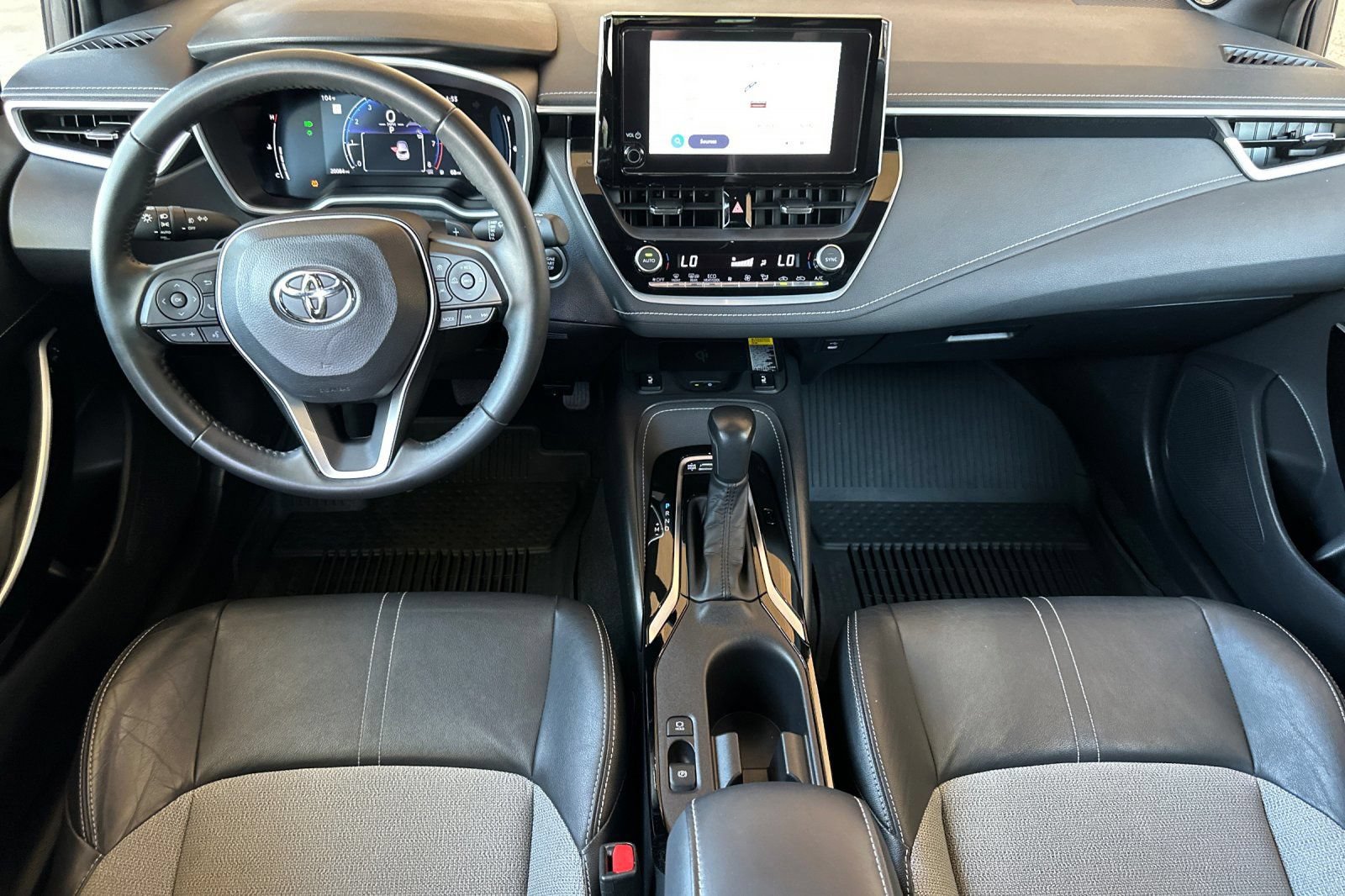 Used 2025 Toyota Corolla XSE FWD image 14