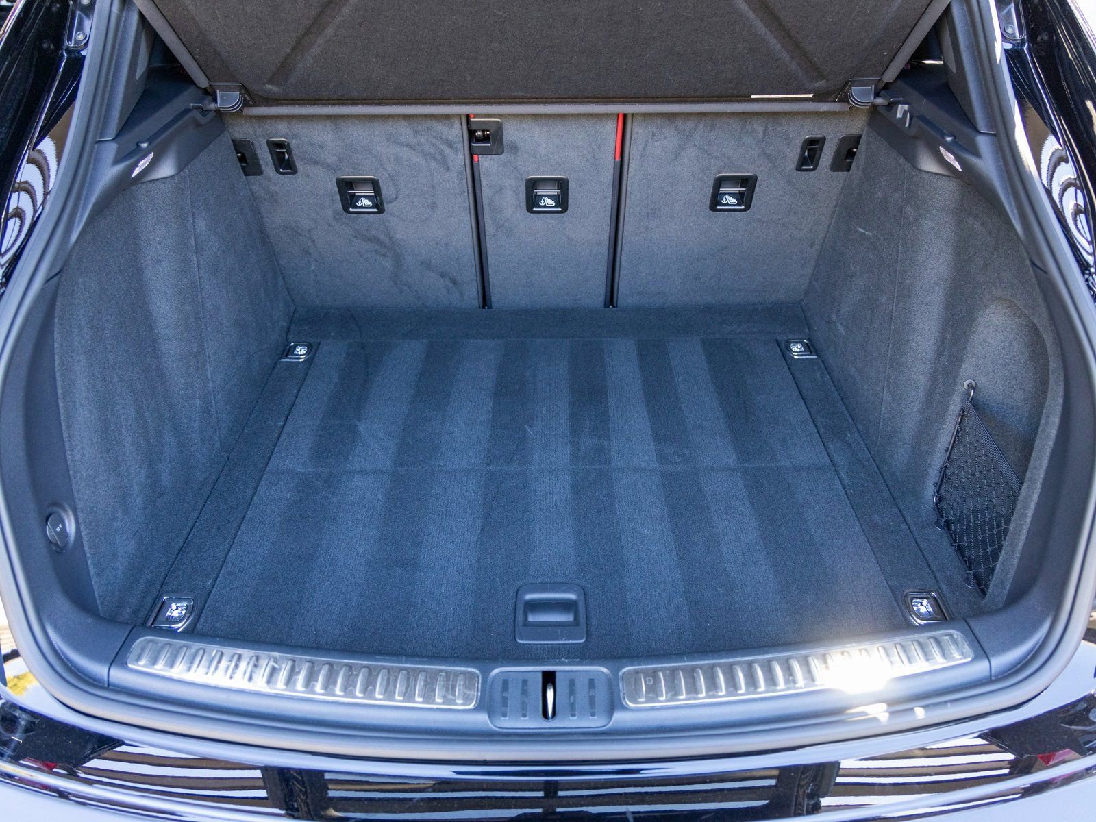 Certified 2025 Porsche Macan S image 46