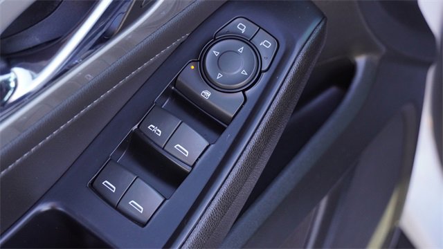 Used 2023 Chevrolet Traverse LT image 23