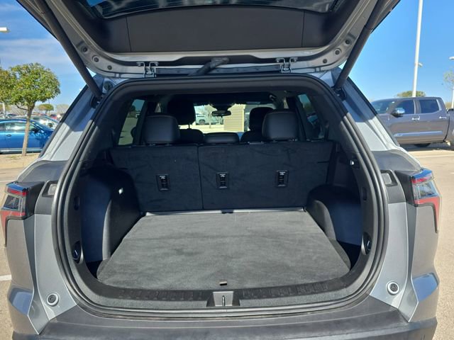 Used 2025 Chevrolet Equinox ACTIV image 12