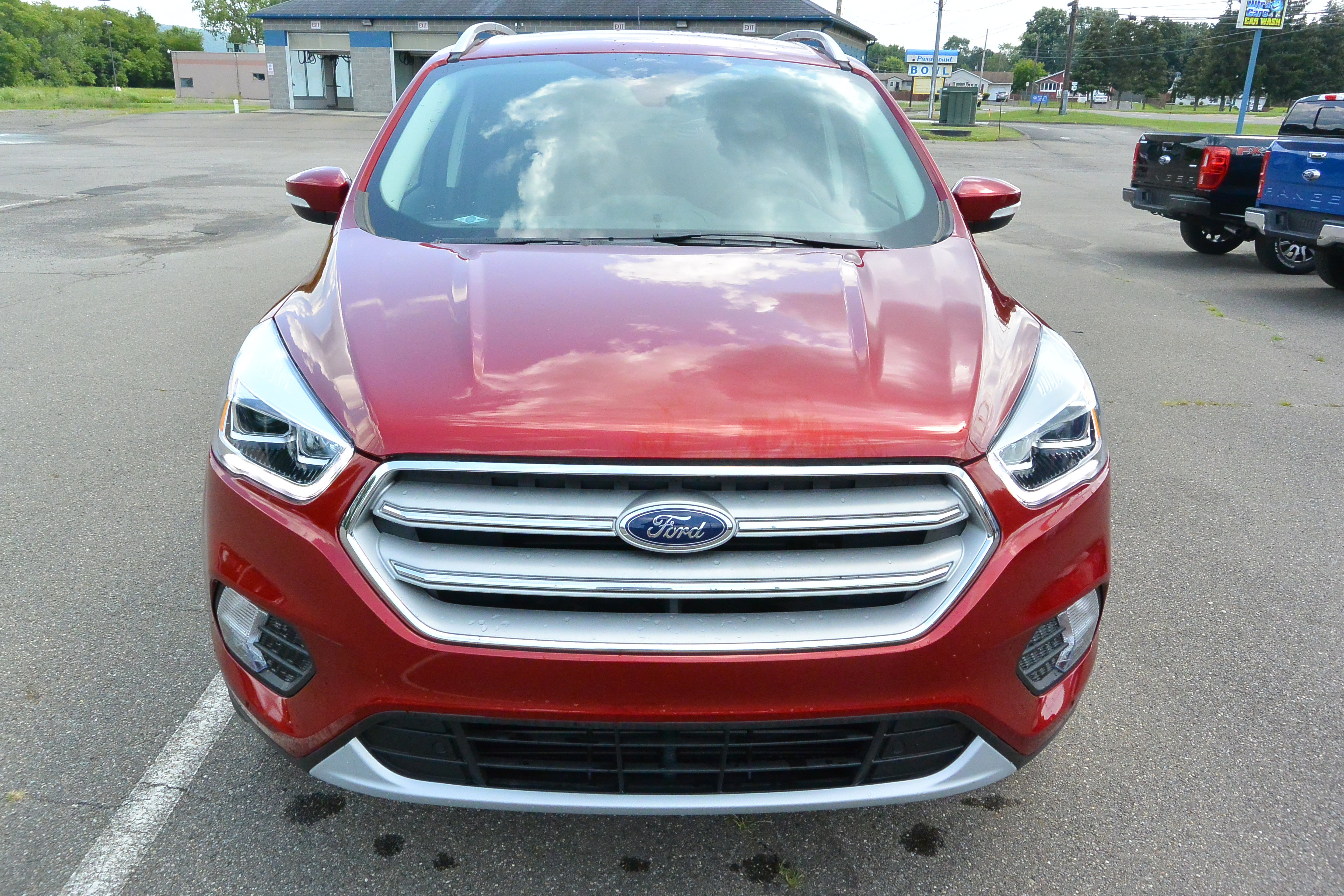 Used 2019 Ford Escape Titanium image 3