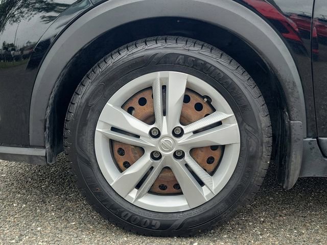 Used 2023 Nissan Kicks S FWD image 6