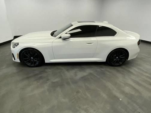Used 2022 BMW 230i Coupe w/ Premium Package 2 RWD image 2